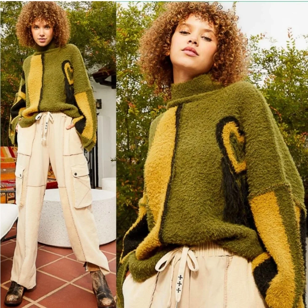 POL Green and Black Color Block Cowl Turtleneck Sweater. Oversized fit (Mohair) - Picture 2 of 6